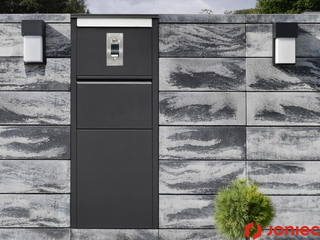 Briefkasten- und Paketsäulen mit Video-Gegensprechanlage